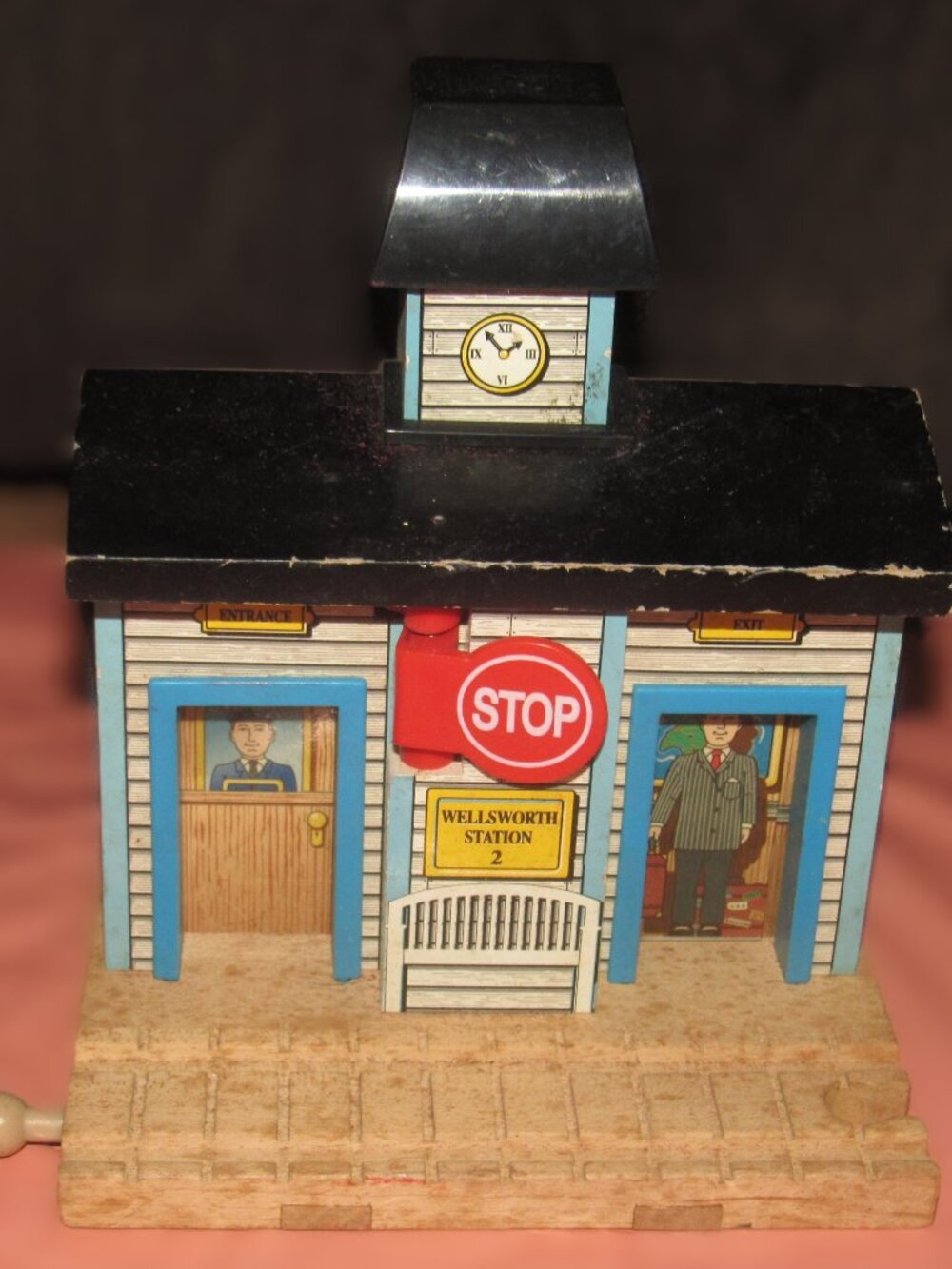 Thomas Wooden Railway Train Engine Track Wellsworth Station Clickety Clack